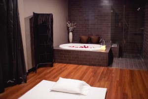 origins thai spa room